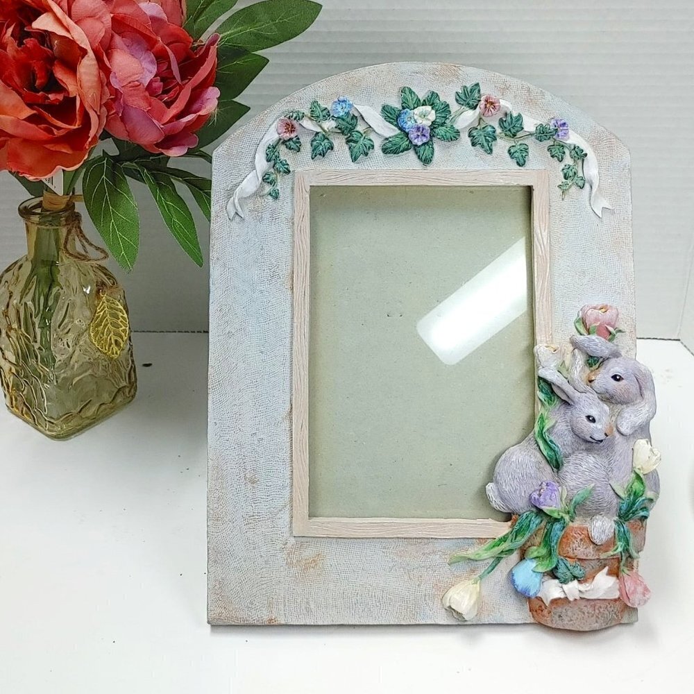 Easter Spring Bunny and Flowers 3D Resin Picture Frame 4x6 "